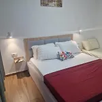 بيت ضيافة Victoria Houses, Albania