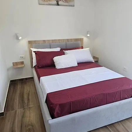 Victoria Houses, Albania 3* فلورا