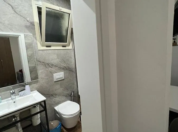 Victoria Houses, Albania Влёра