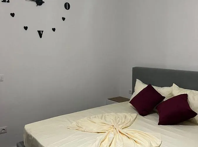 Victoria Houses, Albania Влёра
