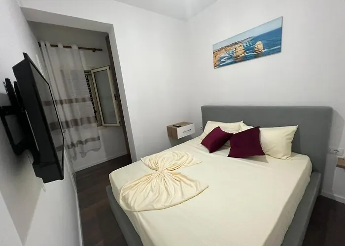 Victoria Houses, Albania 3*