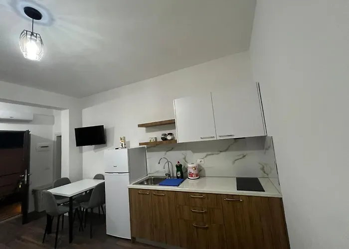 Victoria Houses, Albania Влёра